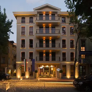 https://famous-house.plovdiv-hotels.com