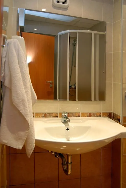 בורגאס Hotel Luxor