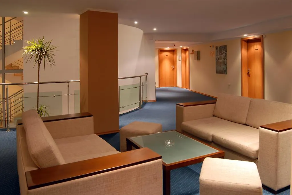 בורגאס Hotel Luxor