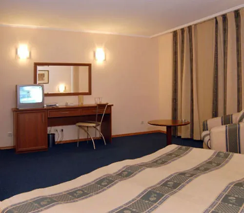 בורגאס Hotel Luxor